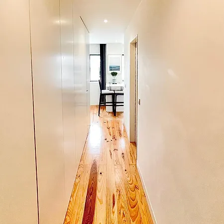 Cozy In The Heart Of Appartement Oporto